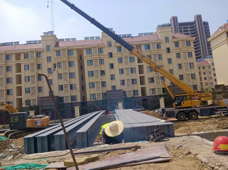 Liweiyuan ဒီဇိုင်း, ဖွံ့ဖြိုးတိုးတက်မှုနှင့်သံမဏိတံတားများတပ်ဆင်ခြင်း