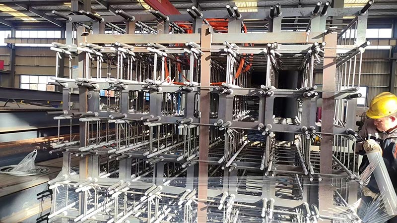 Qingdao Liweiyuan သည် NZ ကြက်မွေးမြူရေးခြံအတွက် ခွန်အားမြင့်ကျောက်ဆူးများ ပေးပို့သည်